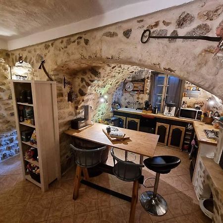 Typique Maison De Village Peille Экстерьер фото